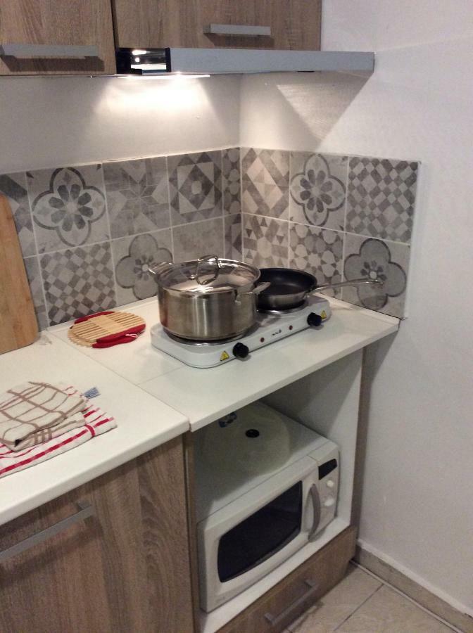 Renovated Apartment أثينا المظهر الخارجي الصورة